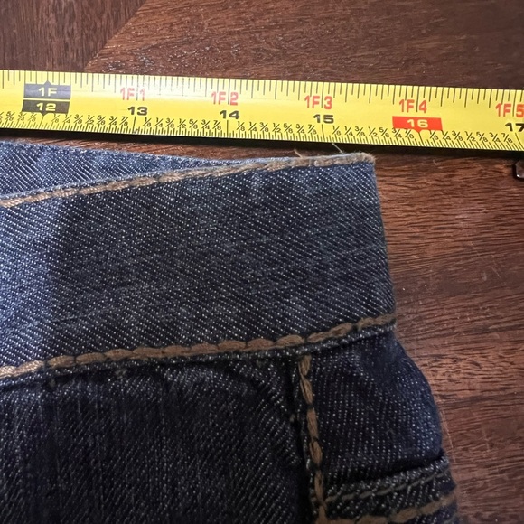 Liz Claiborne Woman’s Dark Blue Straight Jeans - Size 8 - Picture 8 of 16